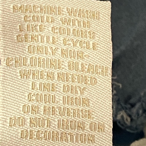 Khakis & Co Chambray Boatneck Crochet Trimmed Bell Sleeve Top - Picture 5 of 8